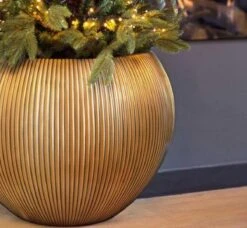 Capi Europe - Vaas Bol Groove XL - 63x51 - Goud - Bloempot Voor Binnen - Opening ⌀42 - GVGB271 -Tuinmeubelseries Winkel 1200x1110 5
