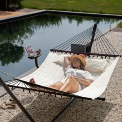 Vita5 Hangmat Met Standaard En Spreidstok – 2 Persoons – Incl. Bekerhouder - Afneembaar Kussen – Uv-bestendig – Beige -Tuinmeubelseries Winkel 1200x1200 1283