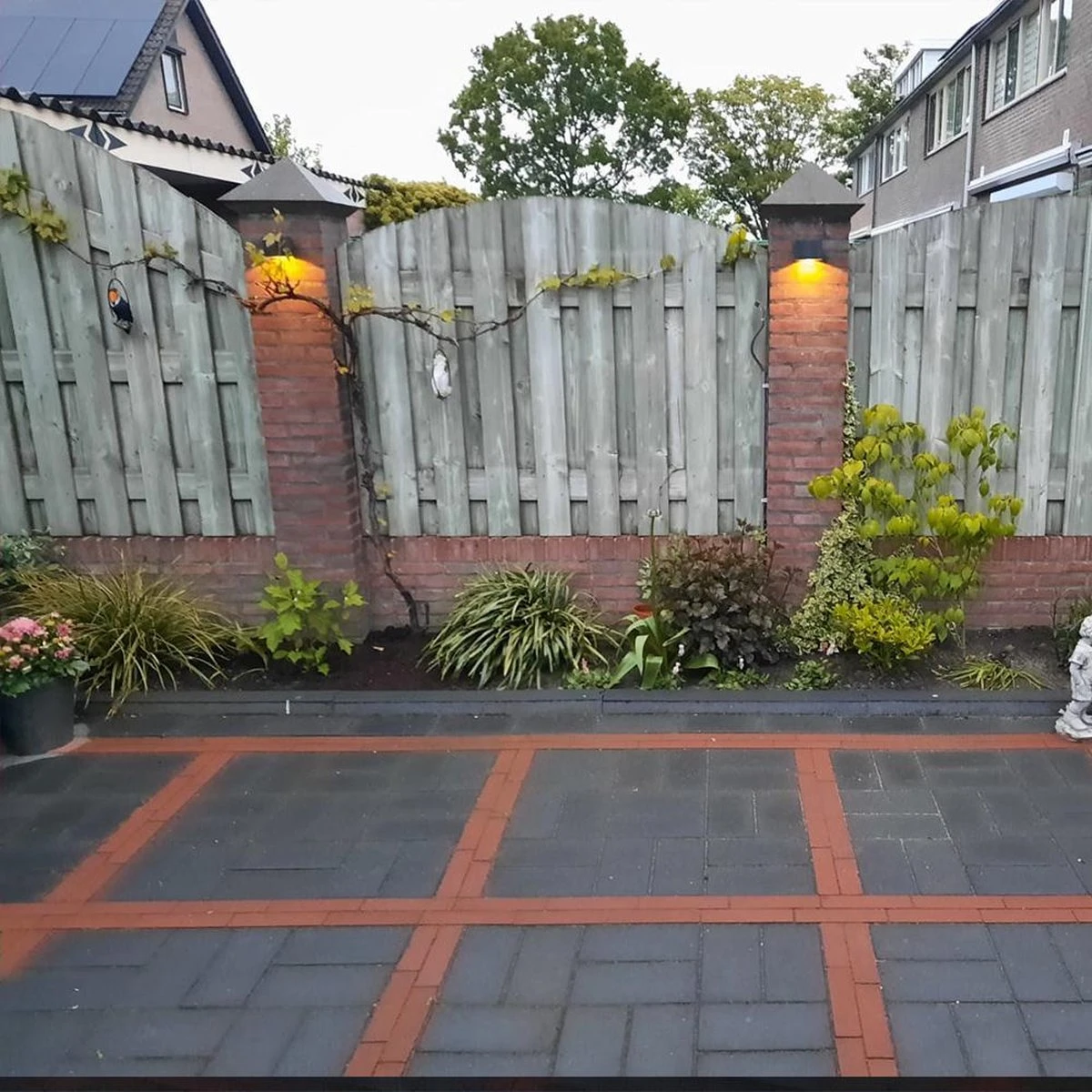 Solar wandlamp buiten 'Sven' recht - Downlight - Warm wit licht - Wandlamp op zonne-energie Solar Wandlamp Buiten 'Sven' Recht - Downlight - Warm Wit Licht - Wandlamp Op Zonne-energie -Tuinmeubelseries Winkel 1200x1200 1389