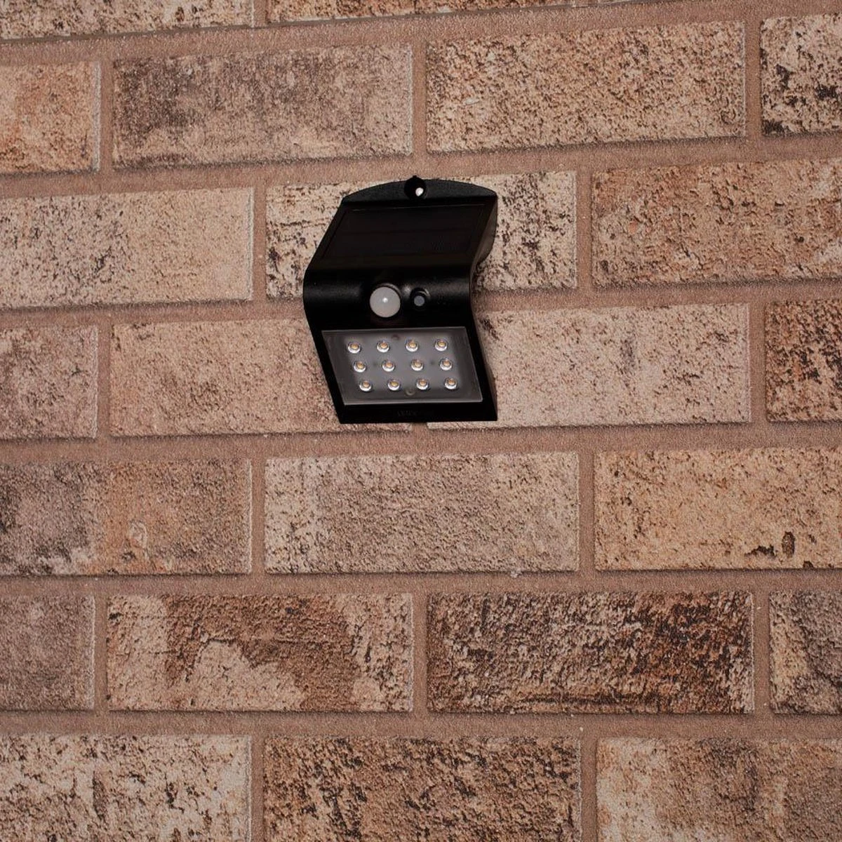 Proventa Solar LED buitenlamp met bewegingssensor - Wandlamp model Jerrel - Zwart Proventa Solar LED Buitenlamp Met Bewegingssensor - Wandlamp Model Jerrel - Zwart -Tuinmeubelseries Winkel 1200x1200 1466