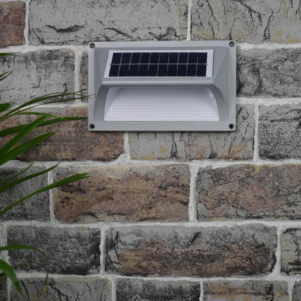 O'DADDY® Castor tuinverlichting op zonneenergie - Wandlamp buiten - solar tuinverlichting - 50 lumen warm wit - aluminium grijs - Draadloos O'DADDY® Castor Tuinverlichting Op Zonneenergie - Wandlamp Buiten - Solar Tuinverlichting - 50 Lumen Warm Wit - Aluminium Grijs - Draadloos -Tuinmeubelseries Winkel 1200x1200 1914