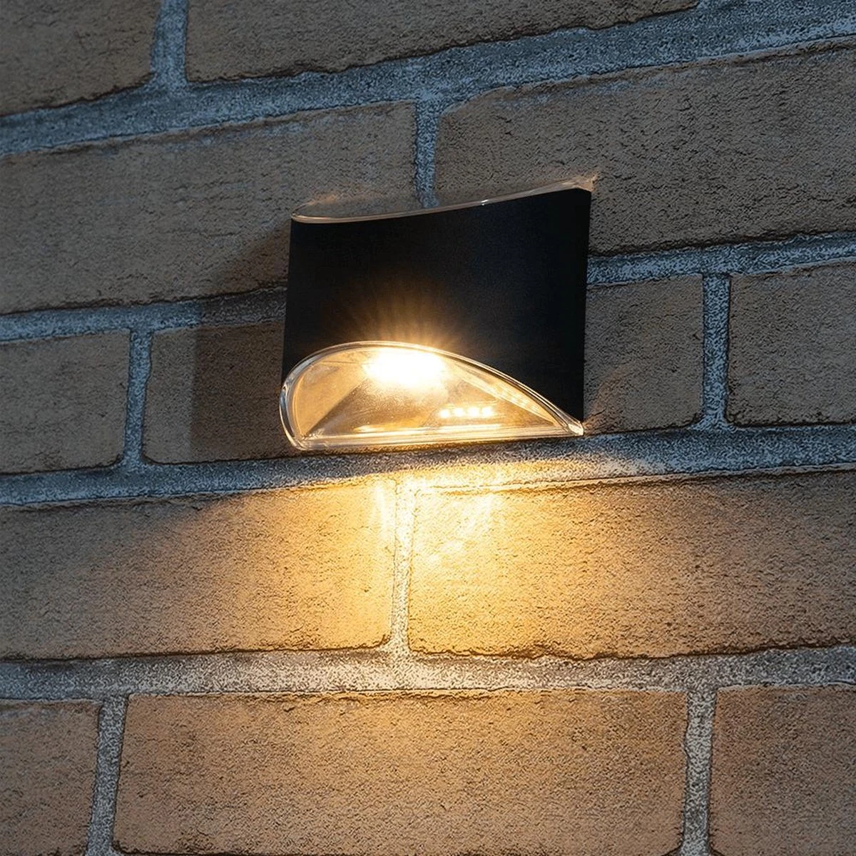 Solar wandlamp 'Quinn' - 2 stuks - Downlight - Wandlamp op zonne-energie Merkloos Solar Wandlamp 'Quinn' - 2 Stuks - Downlight - Wandlamp Op Zonne-energie -Tuinmeubelseries Winkel 1200x1200 1957