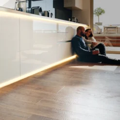 HOFTRONIC FLEX120 - Dimbare LEDstrip 10m - 3000K Warm Wit - IP65 Voor Binnen En Buiten - 120 LEDs Per Meter 2835 High Lumen - 640 Lumen Per Meter - Waterdicht En UV Bestendig - Per Meter Inkortbaar - Incl. Netvoeding En Eurostekker 9 HOFTRONIC FLEX120 - Dimbare LEDstrip 10m - 3000K Warm Wit - IP65 Voor Binnen En Buiten - 120 LEDs Per Meter 2835 High Lumen - 640 Lumen Per Meter - Waterdicht En UV Bestendig - Per Meter Inkortbaar - Incl. Netvoeding En Eurostekker -Tuinmeubelseries Winkel 1200x1200 2026