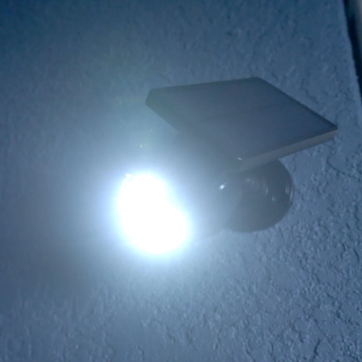 Panta Safe Light Solar LED - 8 high-power LED's - tot 7,5 meter bereik - weerbestendig & robuust - uitschakelfunctie - daglichtsensor Panta Safe Light Solar LED - 8 High-power LED's - Tot 7,5 Meter Bereik - Weerbestendig & Robuust - Uitschakelfunctie - Daglichtsensor -Tuinmeubelseries Winkel 1200x1200 2417