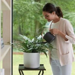 Elho B.for Soft Rond 30 - Bloempot Voor Binnen - Ø 29.5 X H 27.6 Cm - Wit 7 Elho B.for Soft Rond 30 - Bloempot Voor Binnen - Ø 29.5 X H 27.6 Cm - Wit -Tuinmeubelseries Winkel 1200x1200 2627