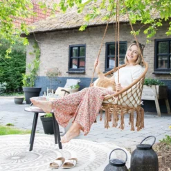 Vita5 Macramé Hangstoel - Voor Binnen En Buiten - Zonder Standaard - Incl. Kussen, Boekenvak En Beschermhoes - Tot 150kg - Bruin/Beige -Tuinmeubelseries Winkel 1200x1200 354