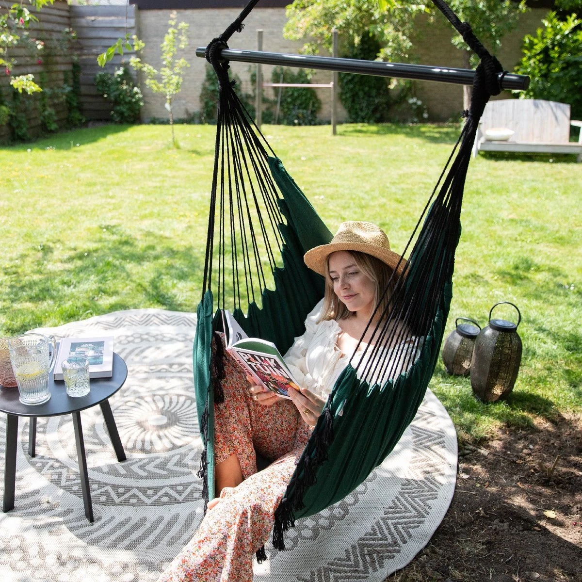 Vita5 XXL Hangstoel | Binnen&Buiten Hangnest | Incl. 2 Kussens en Boekenvak | Volwassenen&Kinderen | Hangmatstoel tot 225kg | Donkergroen Vita5 XXL Hangstoel | Binnen&Buiten Hangnest | Incl. 2 Kussens En Boekenvak | Volwassenen&Kinderen | Hangmatstoel Tot 225kg | Donkergroen -Tuinmeubelseries Winkel 1200x1200 481