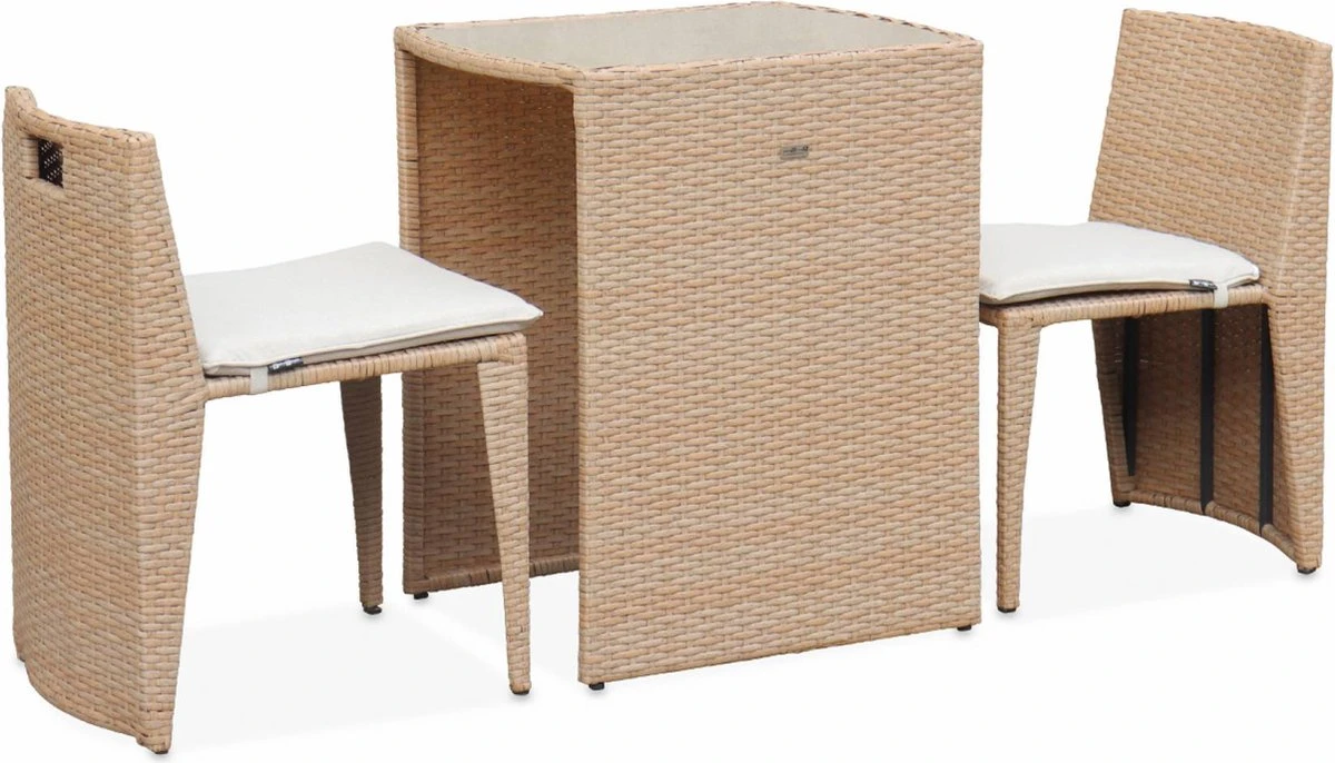 Alice's Garden Balkonset Doppio - 2 stoelen - Inschuifbaar - Wicker - Beige Alice's Garden Balkonset Doppio - 2 Stoelen - Inschuifbaar - Wicker - Beige -Tuinmeubelseries Winkel