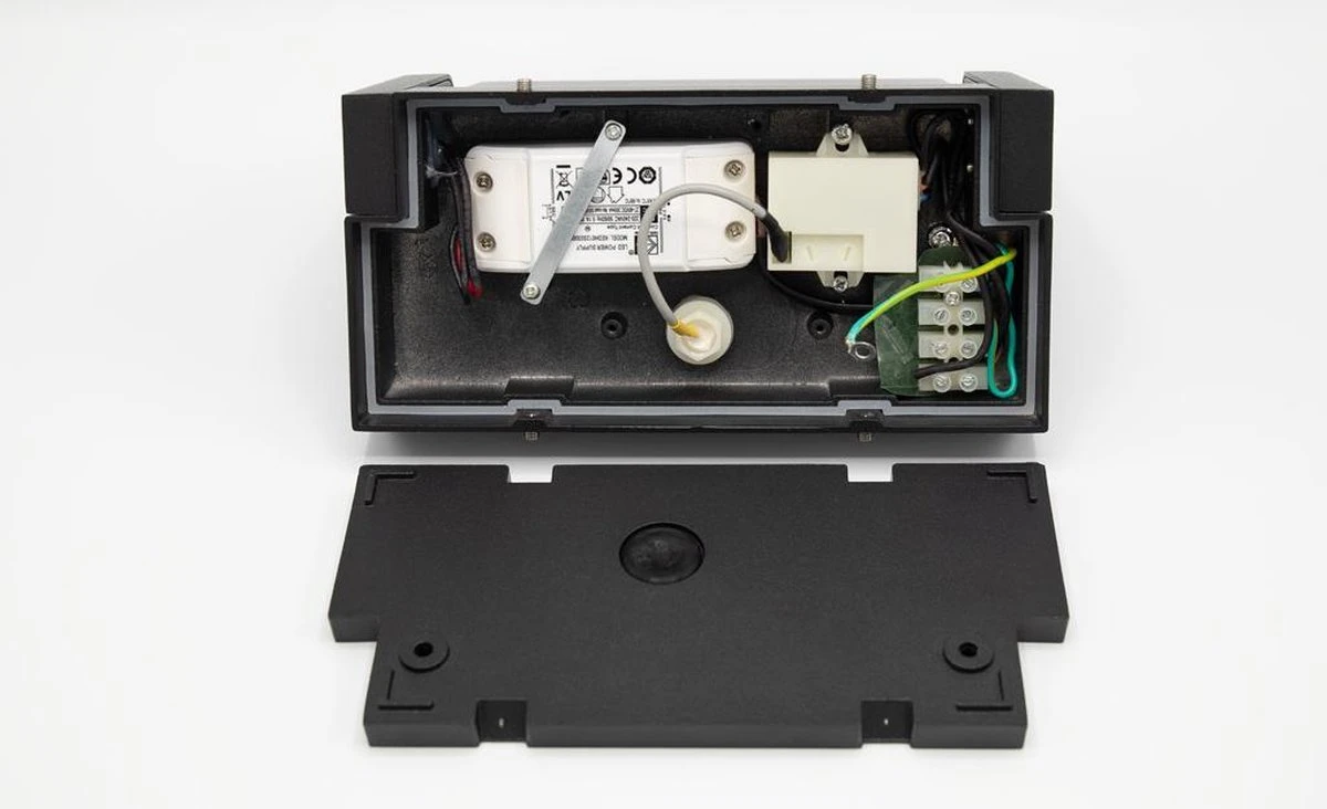 Verstelbare wandlamp Berlin met sensor - zwart | Ideale tuinlampen voor aan de muur, wand of schutting Verstelbare Wandlamp Berlin Met Sensor - Zwart | Ideale Tuinlampen Voor Aan De Muur, Wand Of Schutting -Tuinmeubelseries Winkel 1200x732 2