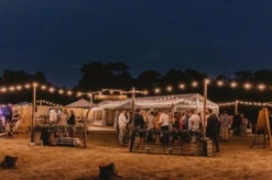 A Sunny Day Lichtsnoer Buiten - 5 Meter Inclusief 10 LED Lampen - 5 Meter Lichtsnoer Voor Buiten + 2 Meter Aansluitsnoer - Prikkabel - Priklicht - Lichtsnoer - 10 LED Lampen - E27 Fitting - Verlengbaar - Lichtsnoer Binnen -Tuinmeubelseries Winkel 1200x799 47