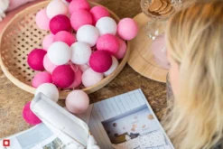 Cotton Ball Lights Lichtslinger Pink 20 Lampjes Lus 8 Cotton Ball Lights Lichtslinger Pink 20 Lampjes Lus -Tuinmeubelseries Winkel 1200x800 387