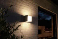 Philips Hue Fuzo Muurlamp - Warmwit Licht - Zwart - Smal - Open 12 Philips Hue Fuzo Muurlamp - Warmwit Licht - Zwart - Smal - Open -Tuinmeubelseries Winkel 1200x800 388