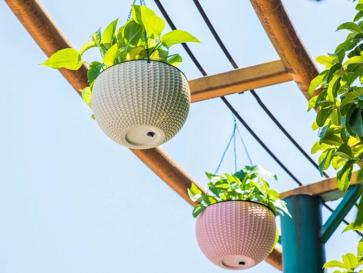 Hangpot Kunststof – Bloempot hangend – Binnen & Buiten- Plantenhanger –Incl. Afvoerstop – 26 cm - Zwart Hangpot Kunststof – Bloempot Hangend – Binnen & Buiten- Plantenhanger –Incl. Afvoerstop – 26 Cm - Zwart -Tuinmeubelseries Winkel 1200x904 6