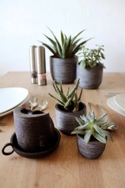 Capi Europe - Set Van 4 - Bloempot Binnen - Rib Antraciet -Tuinmeubelseries Winkel 800x1200 108